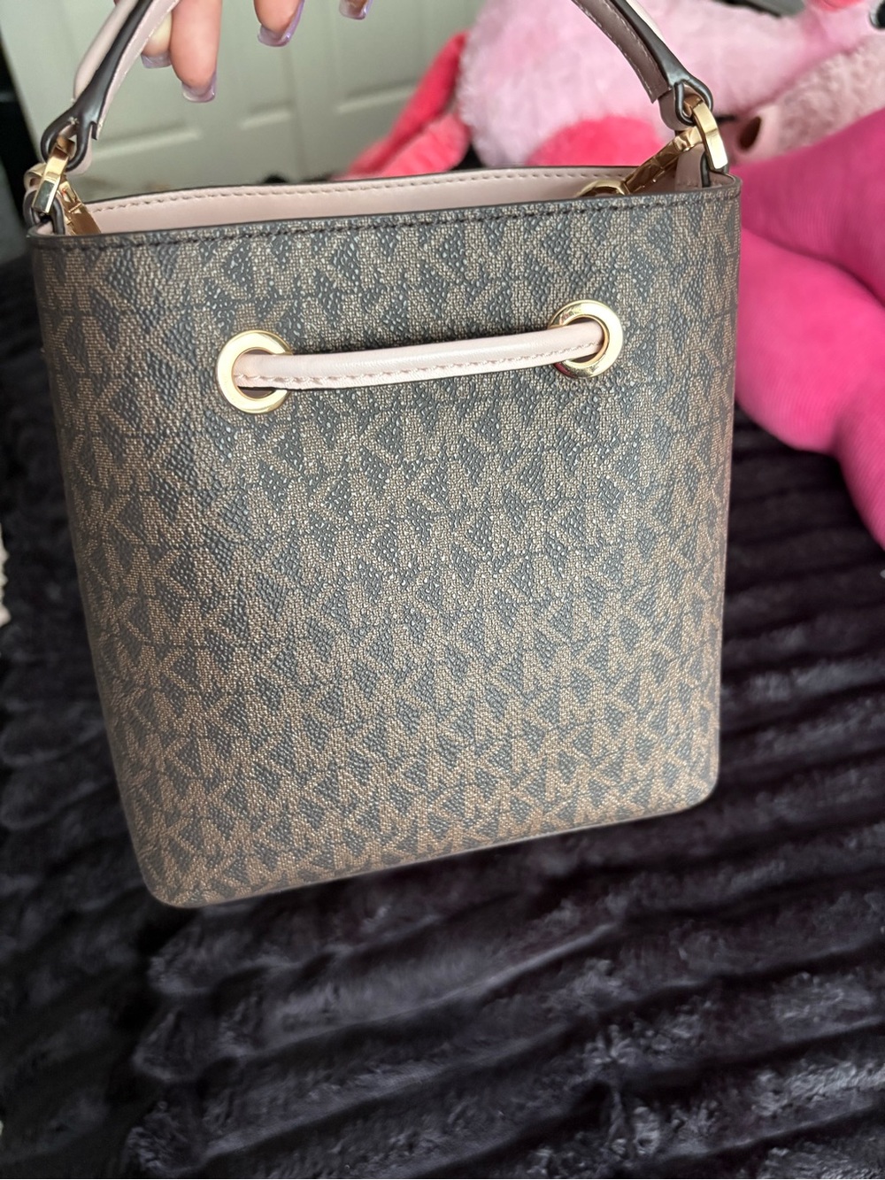 Michael Kors Brown Monogram Crossbody with Light Pink Trim and Gold Hardware - Picture 3 of 6